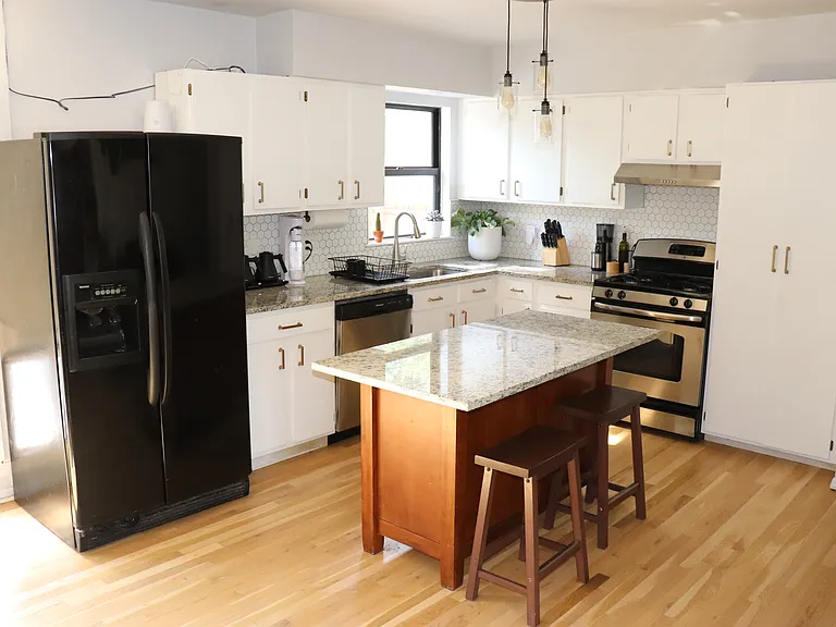 1655 S Newton St — Photo 9
