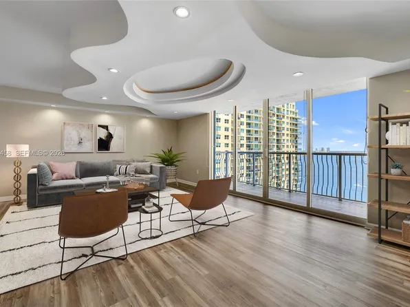 1200 Brickell Bay Dr APT 3001, Miami, FL 33131