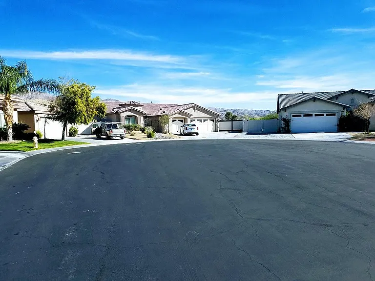 64032 Baylor Mountain Ct — Photo 4