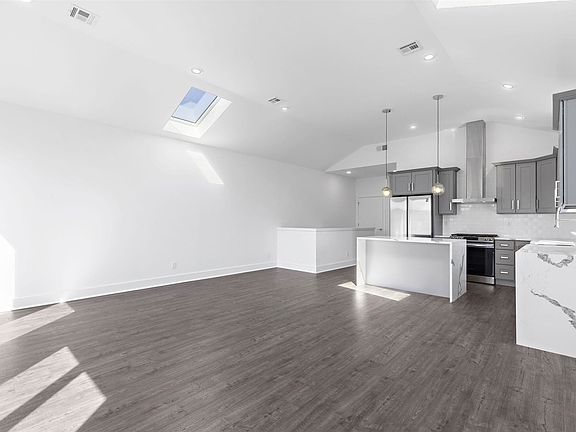 5th image of 262 Ege Ave #2