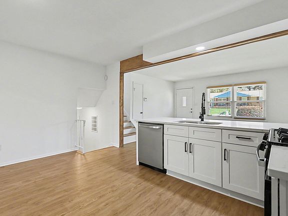 5th image of 2608 Adcox Pl