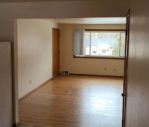 4th image of 709 E Cecil St Unit 1