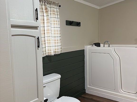 4th image of 4376 Fleetwood Dr