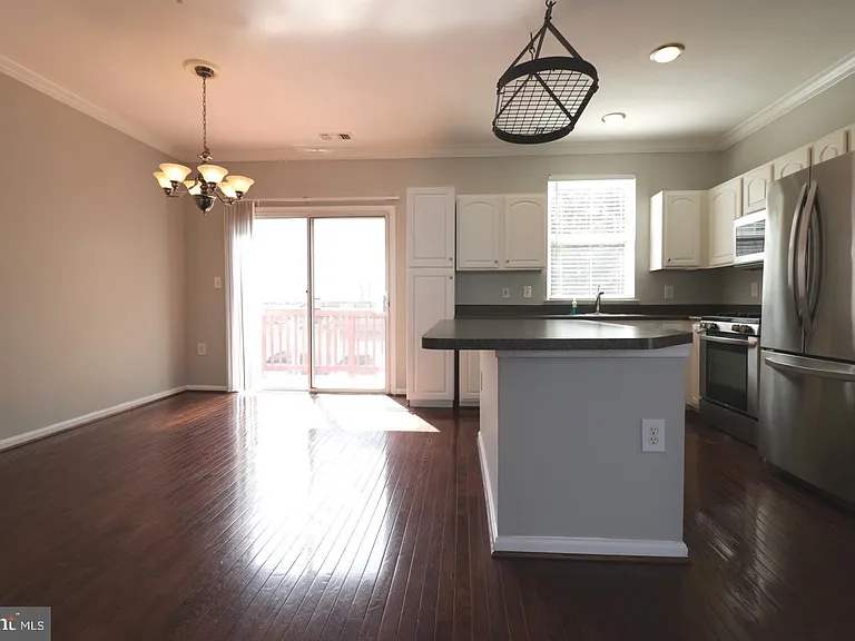 21786 Dragons Green Sq — Photo 12