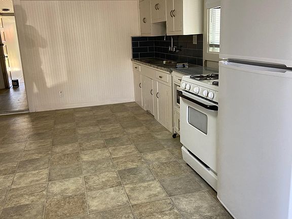 3rd image of 215 Aspen Ave APT A