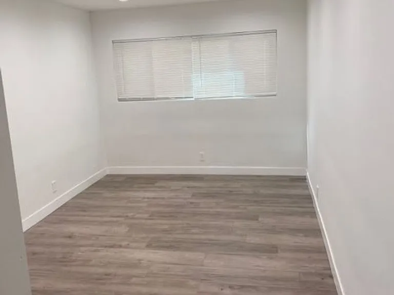 4324 Ventura Canyon Ave — Photo 17
