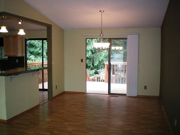 4th image of 4814 Lakeridge Dr E