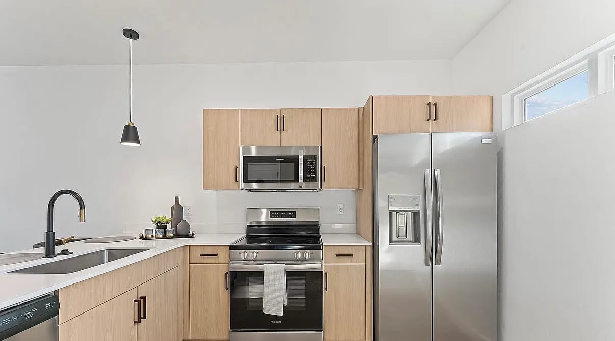 1443 West Hendon Street - 101 — Photo 3