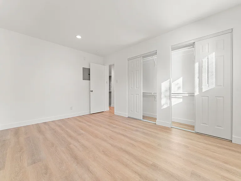 308 S Laurel St — Photo 10