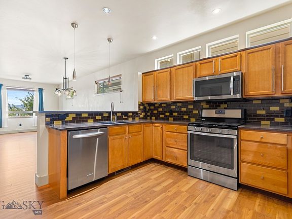 2nd image of 3809 Laduke St