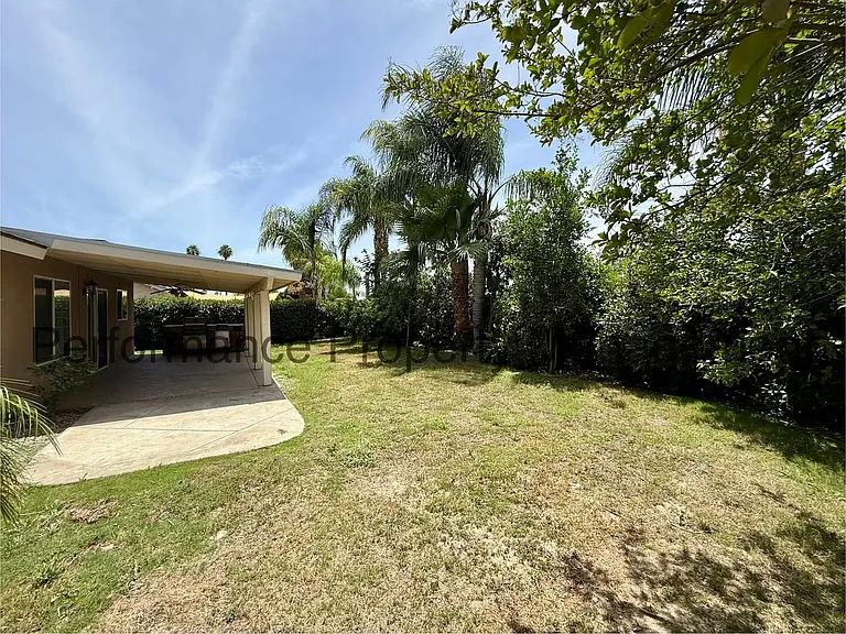 4513 Barry St — Photo 15