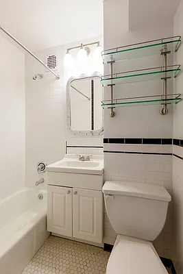 Rented by Mirador Real Estate | media 20