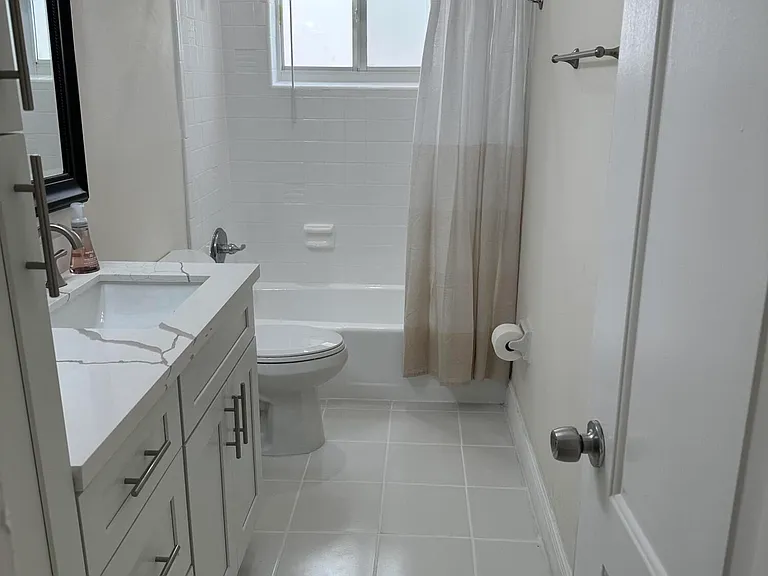 192 SE 27th Ct — Photo 15