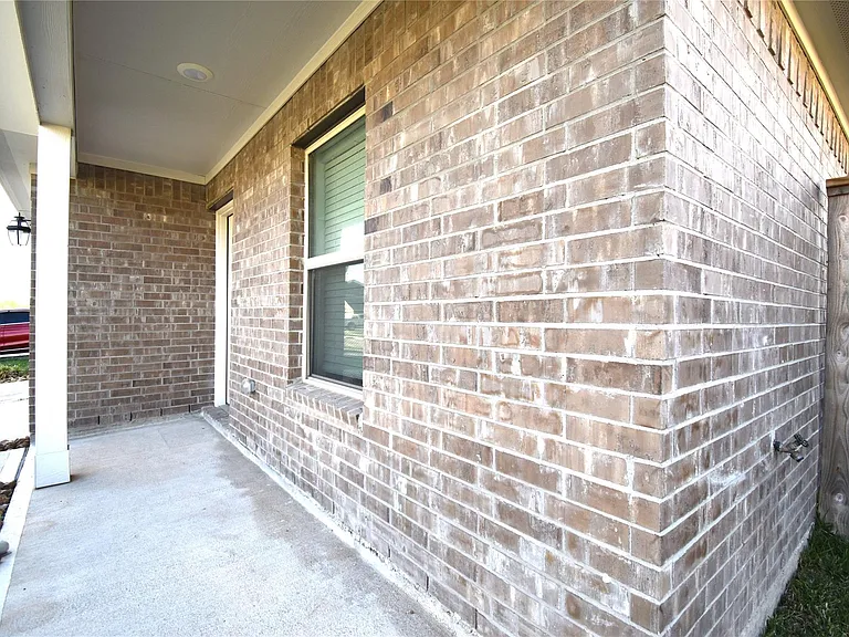 3326 Spanish Oak Ln — Photo 2