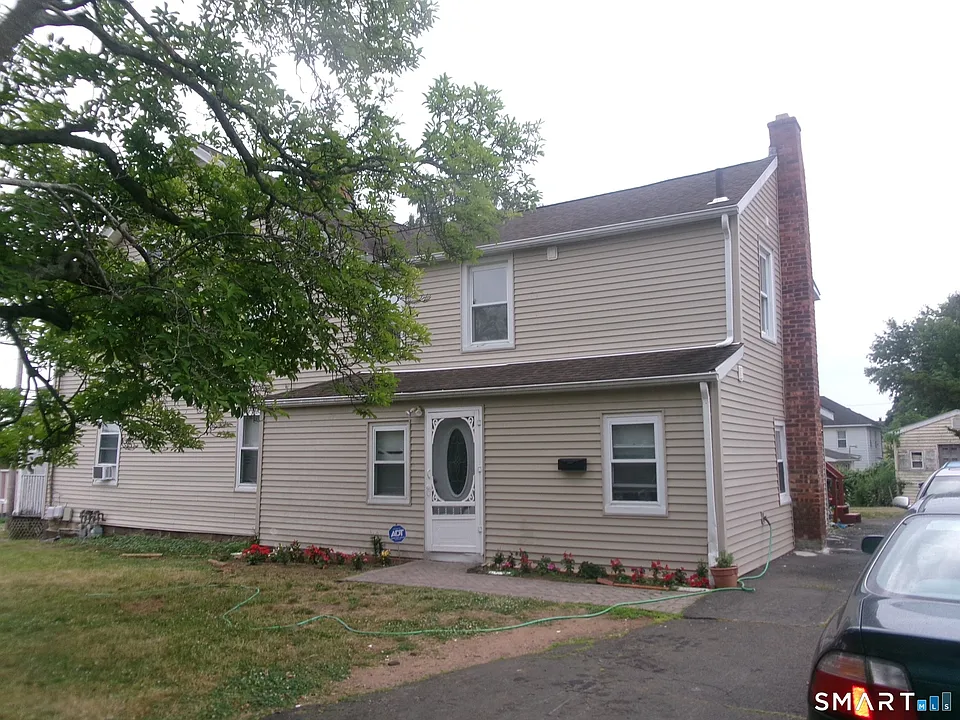 188 Hemingway Ave #2