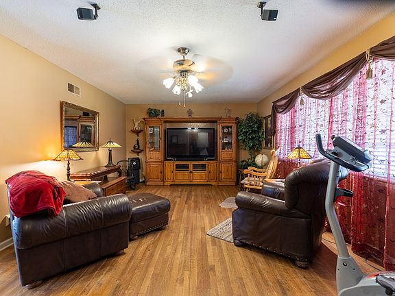 2nd image of 115 Shiloh Dr