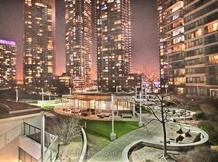 2240 Lake Shore Blvd W #401, Toronto, ON M8V 0B1