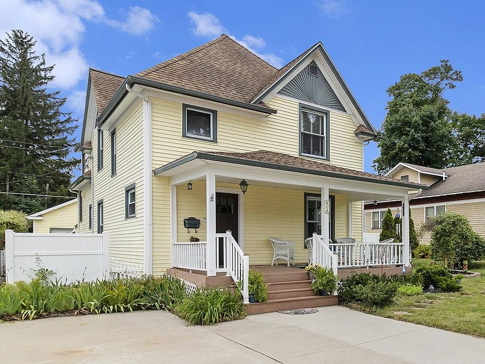 1st image of 808 E Ludington Ave