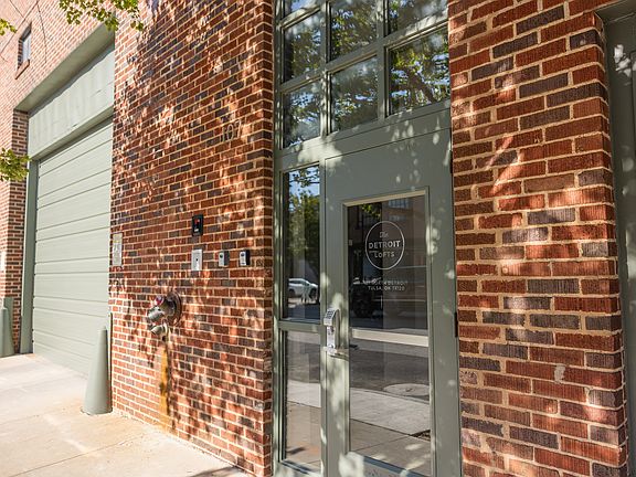 2nd image of 107 N Detroit Ave