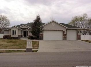 14694 S Ten Sleep Cir, Bluffdale, UT 84065