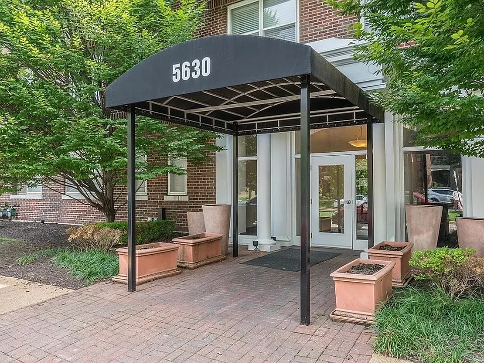 5630 Pershing Ave #33