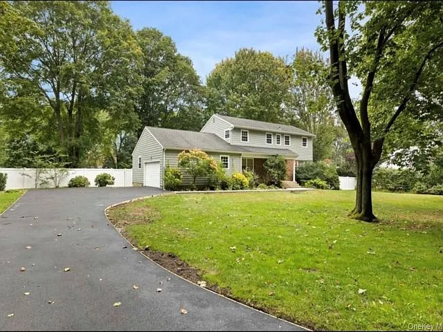 240 Plainview Rd