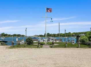 5 Turtle Cove Dr, Southampton, NY 11968