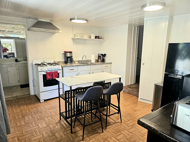 58 Buena Vista Ave #B — Photo 2