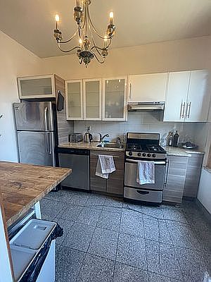 4th image of 80 Edgecombe Ave #42