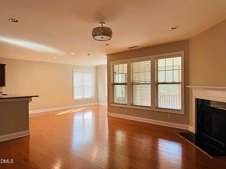 3913 Wedonia Dr — Photo 5