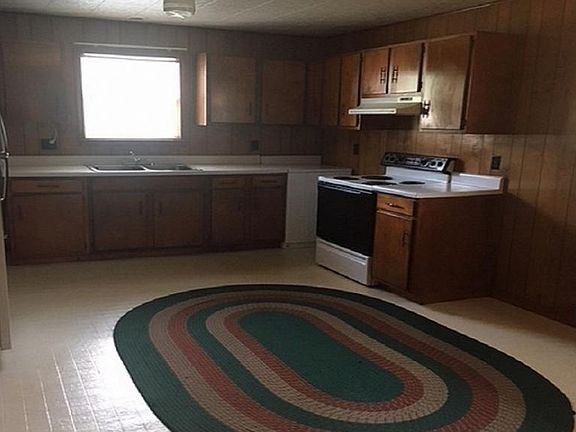 3rd image of 409 2nd Ave W