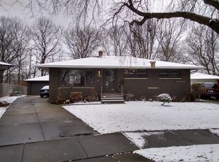 4076 Apple Creek Dr, Brooklyn, OH 44144
