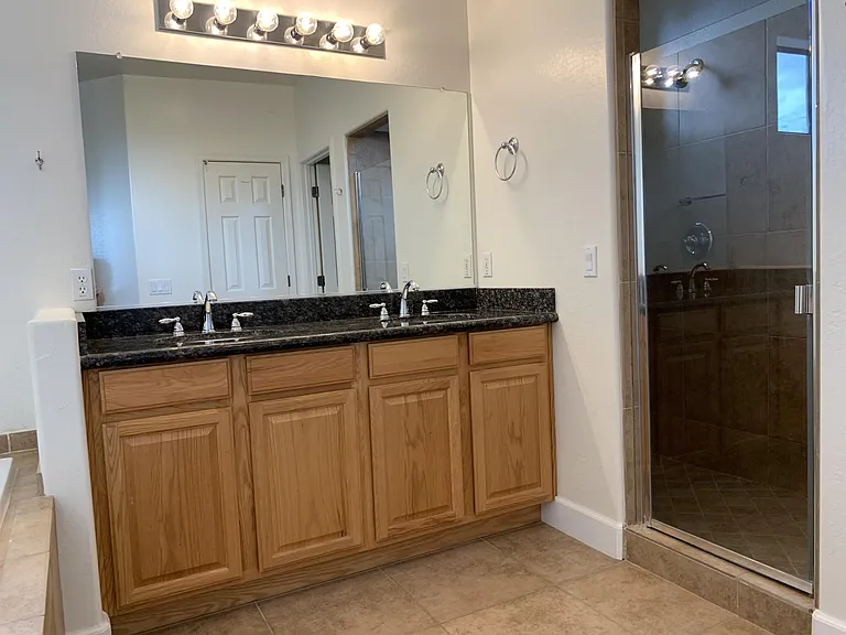 13616 N Hamilton Dr #105 — Photo 7