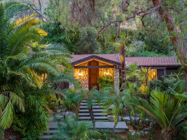 4943 Queen Victoria Rd, Woodland Hills, CA 91364