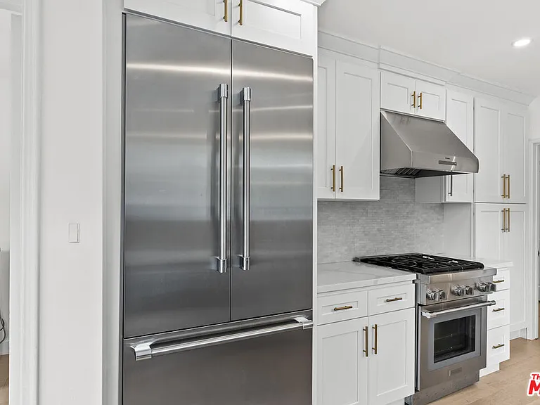3956 Alcove Ave — Photo 11
