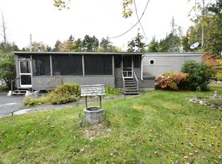 42 Hillside Rd, Brooklin, ME 04616