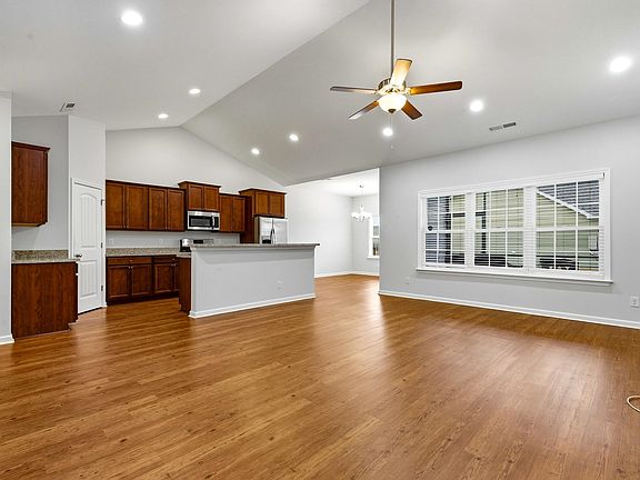 4th image of 171 Palm Terrace Loop