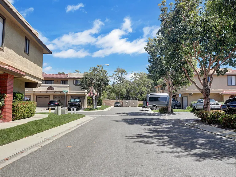 25244 Birch Grove Ln — Photo 30