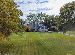 134 Amber Glen Dr, Howell, MI
