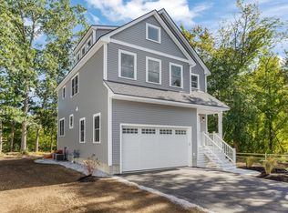 48 Beach Rd, Salisbury, MA 01952