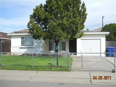 5947 69th St photo 1
