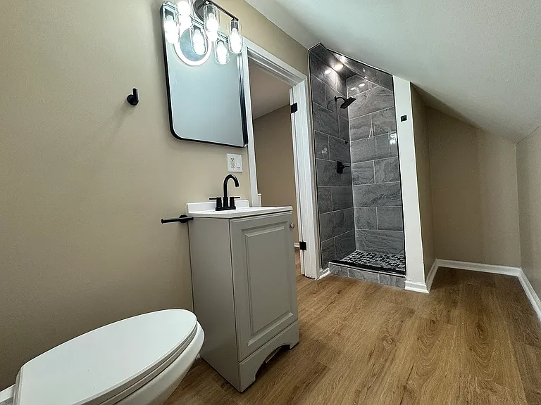 15400 Merrill Ave — Photo 5
