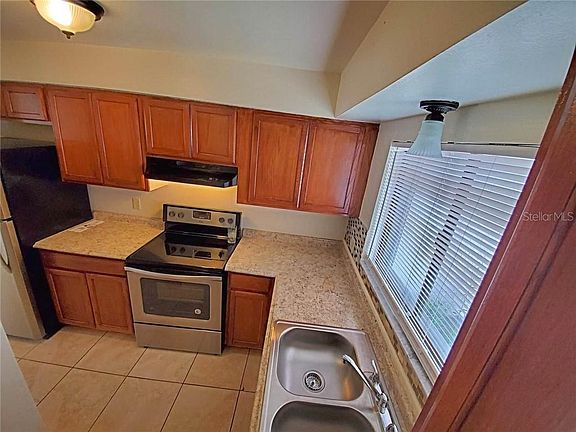 3rd image of 201 Royal Palm Dr APT D