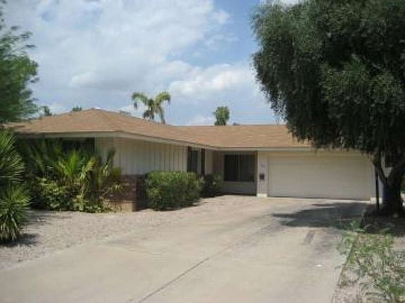 3rd image of 630 E Malibu Dr