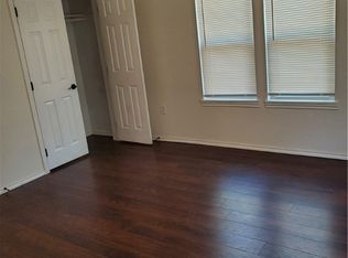 826 N Bowie St #826, Seguin, TX 78155