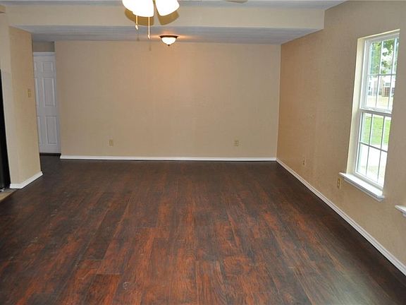 5th image of 115 Kirven Ave
