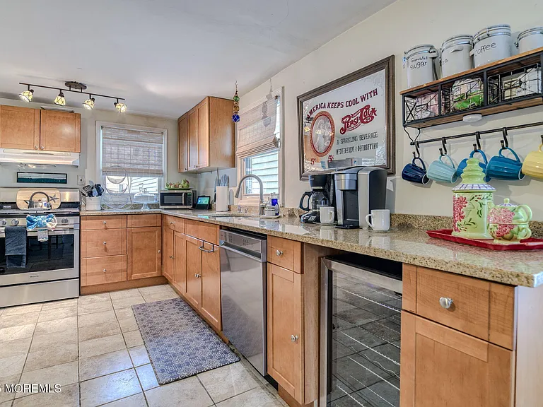 19 Webb Ave #2 — Photo 8