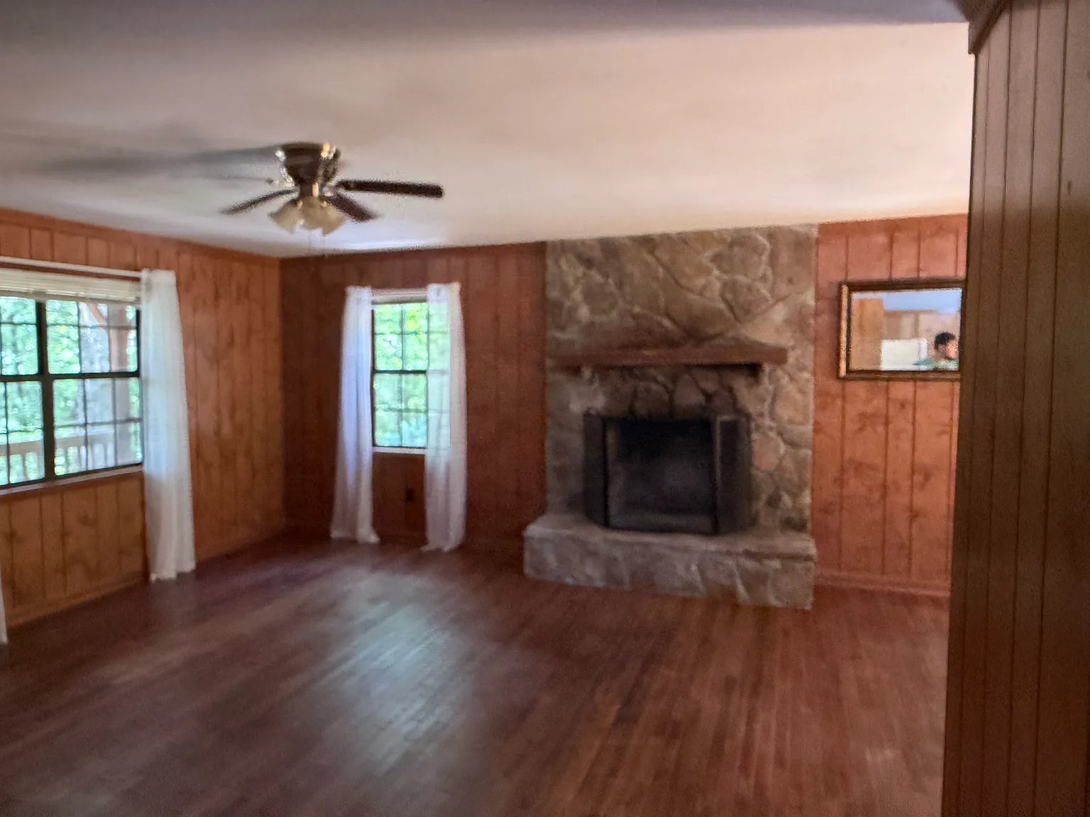 3 bed, 1372 sqft, $2,200 — Photo 3