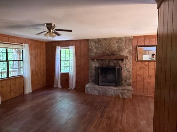 3rd image of 40 Berry Reister Rd