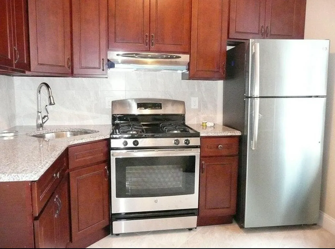 2 bed, 950 sqft, $2,250 — Photo 3